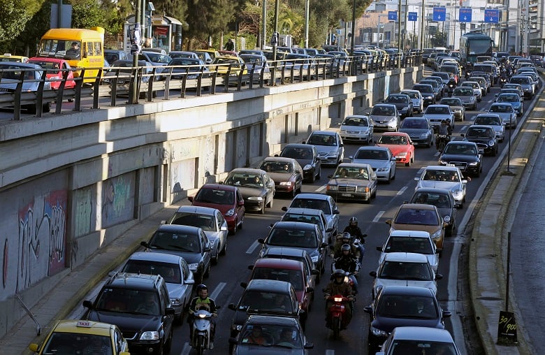 Αυστηρά πρόστιμα για ανασφάλιστα και μη ελεγμένα οχήματα